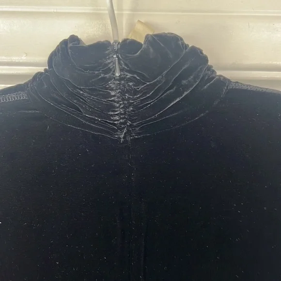 Vtg 90’s Andrea Jovine Black Velvet Victorian Goth Split Long Tunic Button Top S - Picture 8 of 9